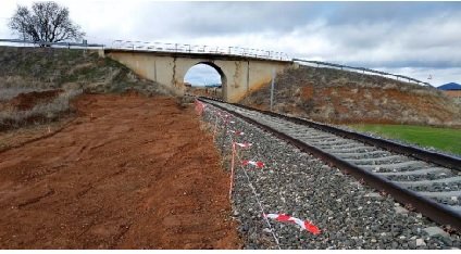 ADIF EJECUTA LAS OBRAS DE CONSTRUCCIÓN DE DOS NUEVOS PASOS SUPERIORES EN FERRERUELA DE HUERVA Y CARIÑENA